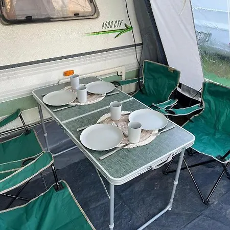 Camping Justarniacamp Przyczepa 5 Osobowa