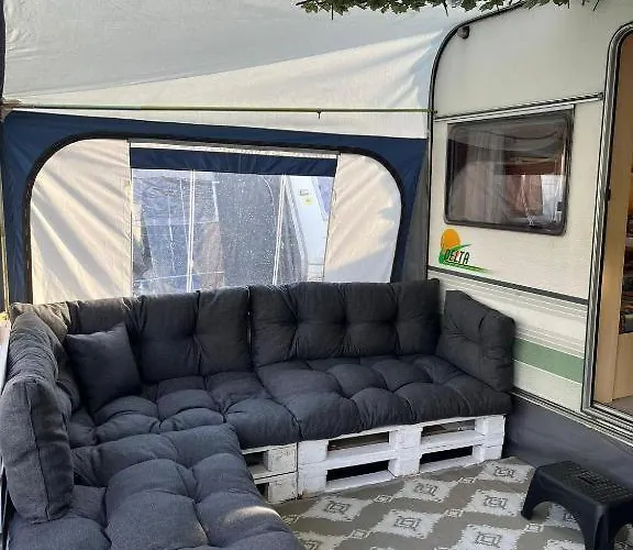 Justarniacamp Przyczepa 5 Osobowa Kamp alanı